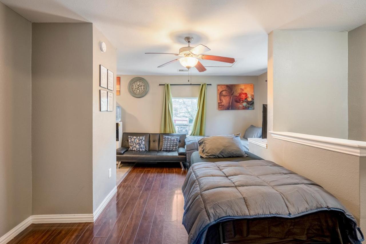 East Downtown Bungalow Houston Extérieur photo